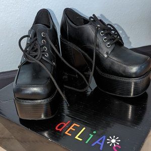 Delia's Black Platforms
